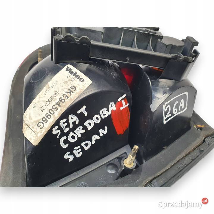 LAMPA PRAWA Seat Cordoba I LIFT 19992002 tylna