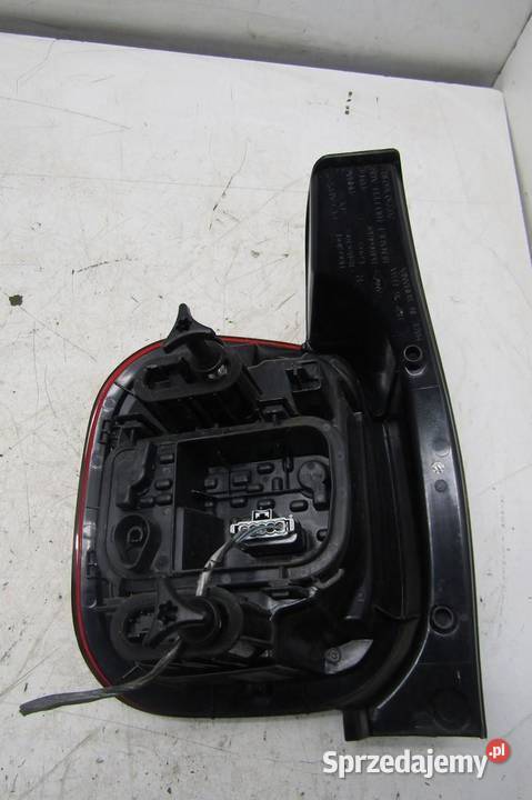 LAMPA PRAWA TYLNA TYŁ DACIA DUSTER II 265503601R sprzedam
