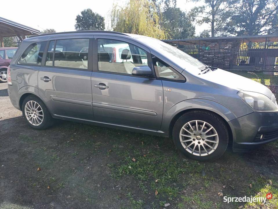 Sprzedam opla Zafirę b z gazem 301250km Pustków