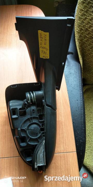 Toyota Yaris III lusterko zewnętrzne prawe