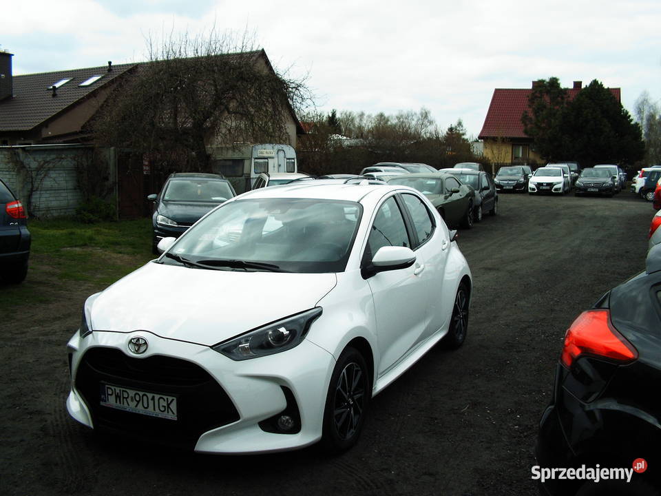 Toytoa Yaris 15 Etylina 2022 r Września