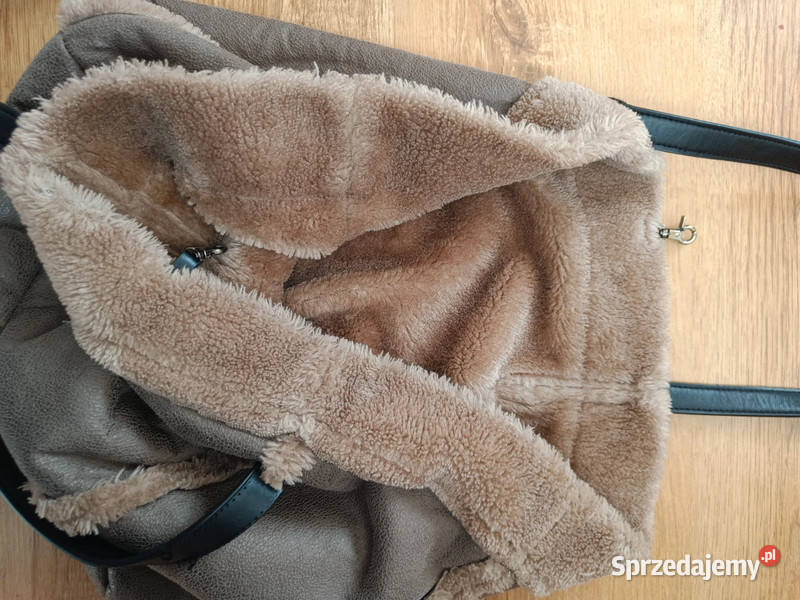 Brązowa torebka na ramię z puszkiem w środku Dąbrowica sprzedam