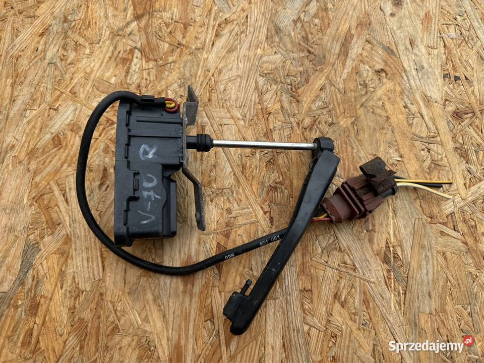 Silniczek wycieraczeki lampy przód prawy Volvo