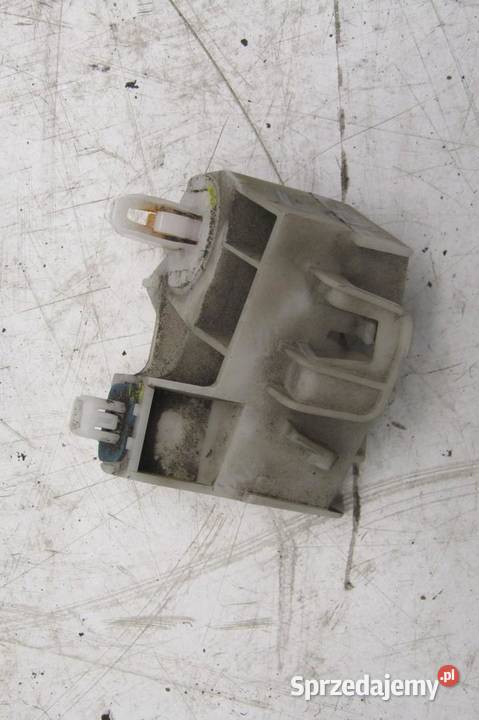 ŚLIZG ZDERZAKA PRAWY TYŁ TYLNY TOYOTA YARIS III