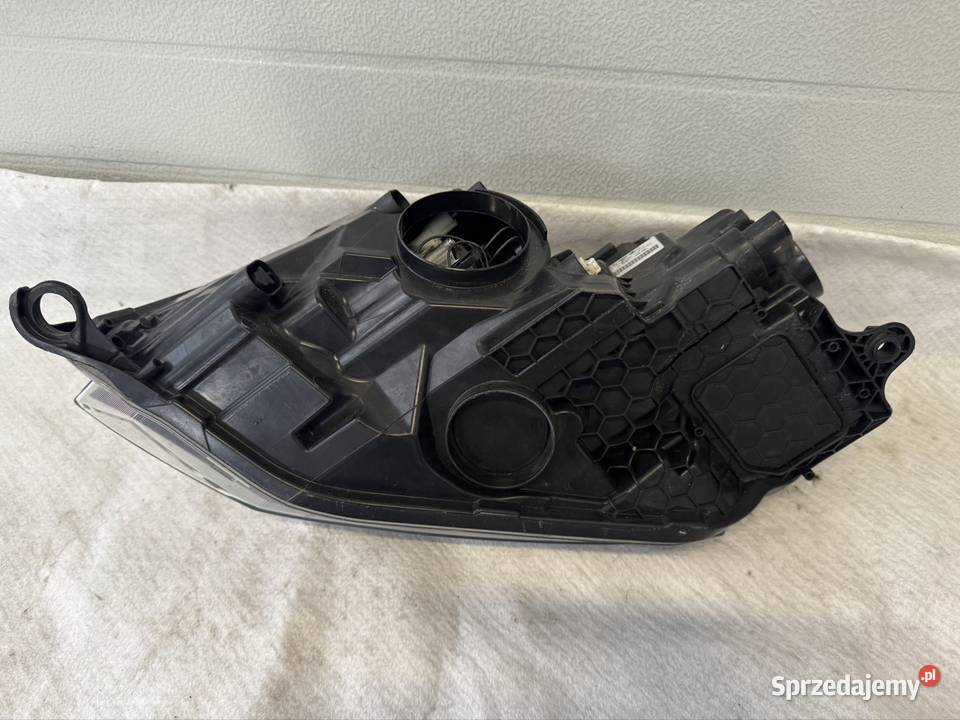 Lampa prawy przód Skoda Fabia III 14 zwykła LED Lampy przednie śląskie Jasienica sprzedam