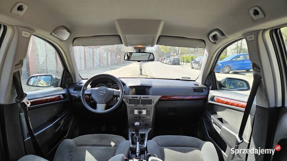 Opel Astra H 18 Kombi z silnikiem benzynowym o 231000km dolnośląskie