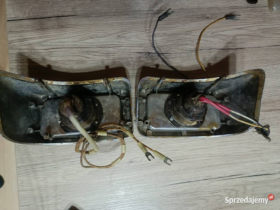 Wołga 21 seria 2 światła postojowe osobowe Kierunkowskazy Łańcut