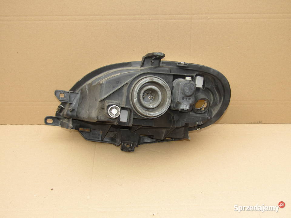 LAMPA PRZEDNIA PRAWA CITROEN SAXO 9904 osobowe Mysłaków