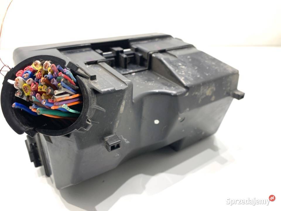 SKRZYNKA BEZPIECZNIKÓW HONDA CIVIC IX TR0A012 sprzedam