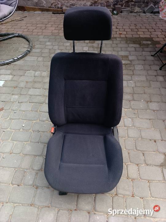 Fotel kierowcy Audi 80 B4 stan Trachy sprzedam