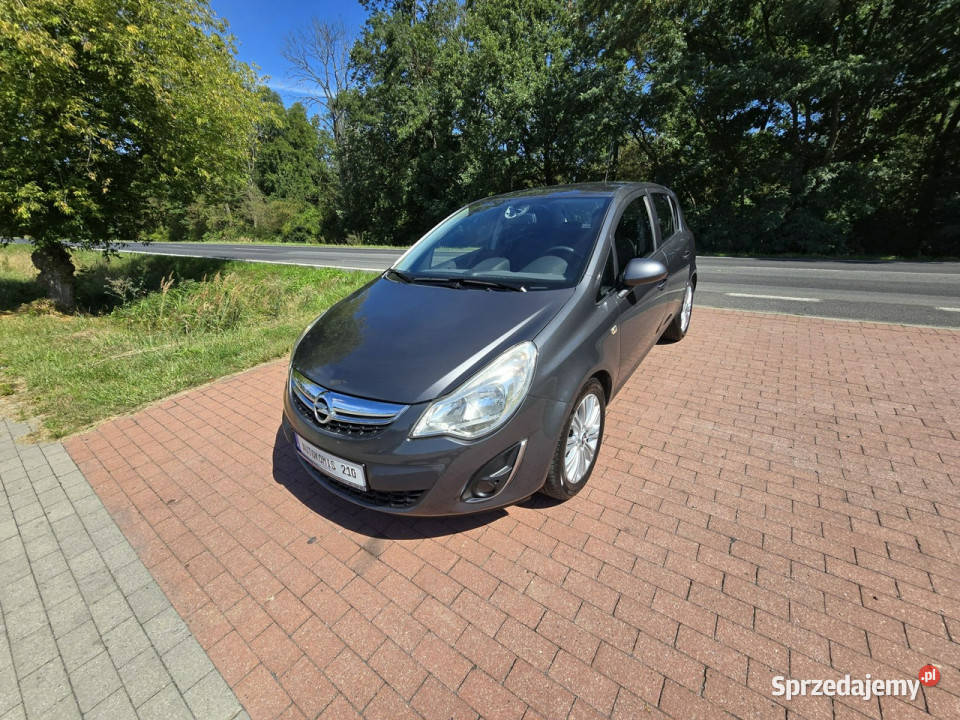 Opel Corsa Opel Corsa 14 benzynka 5 drzwi z światła przeciwmgielne Cielcza
