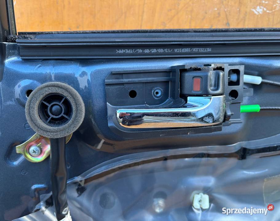 Drzwi prawy tył Toyota Avensis T25 kolor 1F6 Radom