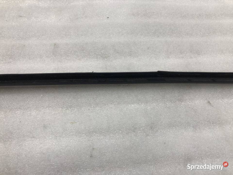 LISTWA SZYBY LEWA AM51R03195 FORD C II sprzedam