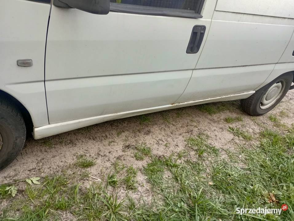 Peugeot Expert 19 D ocynk blaszak z przegrodą Napęd przednia oś