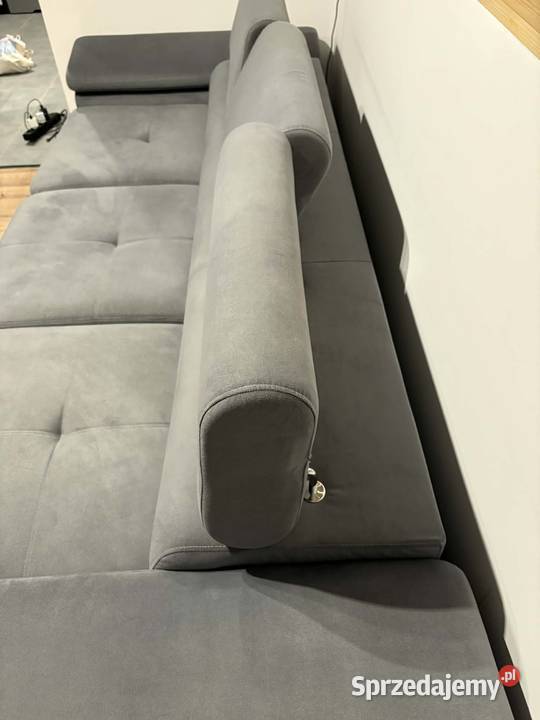 Wygodna sofa salonowa z regulowanymi zagłówkami Kraków sprzedam
