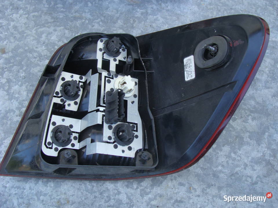 MERCEDES ML W164 SPORT LAMPA TYLNA LEWA CIEMNA osobowe Goleniów