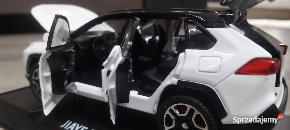Toyota RAV4 w skali 1 32 Kutno