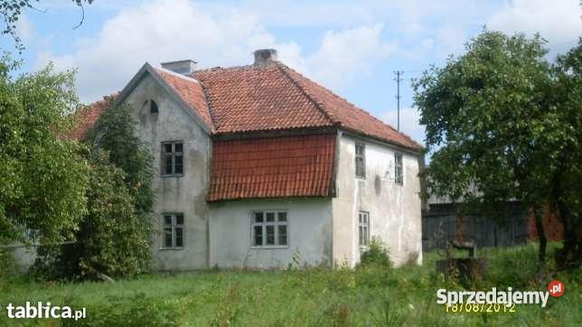 gospodarstwo rolne w spokojnej wsi Sobiechy na Sobiechy
