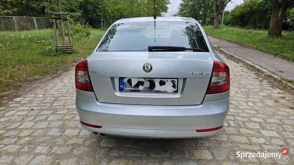 Skoda Octavia 2009r 14 benzyna 122 salonowy dolnośląskie