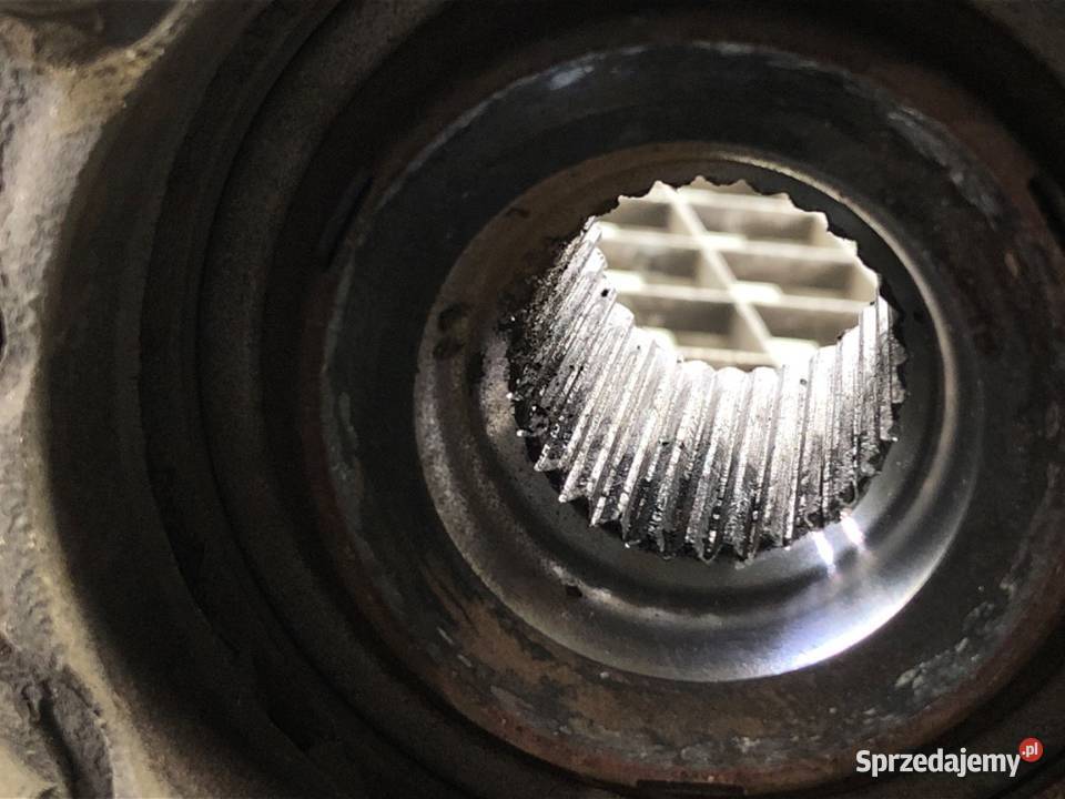 ZWROTNICA LEWY PRZÓD HYUNDAI i40 17 141 osobowe podkarpackie sprzedam