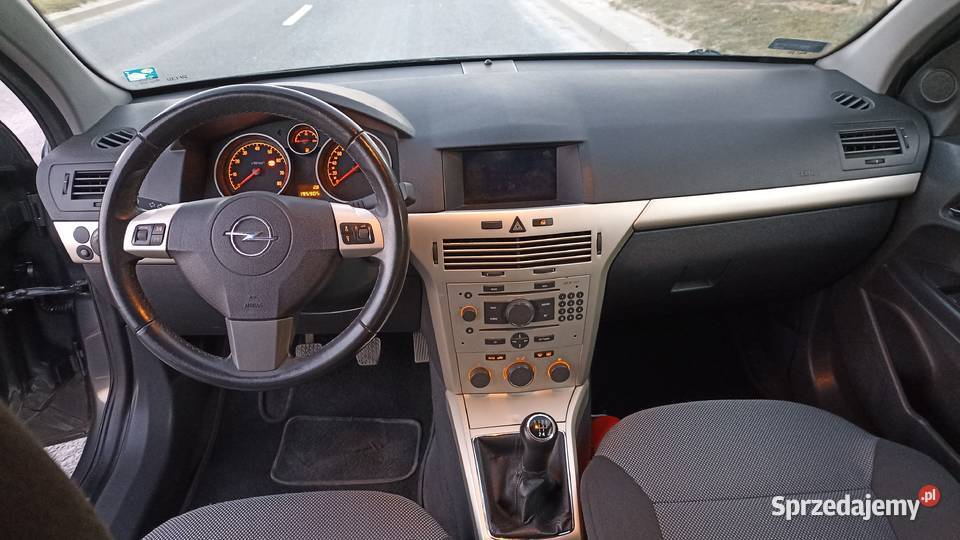 OPEL ASTRA H LIFT 16 115 Super stan 2 komplety Rok produkcji 2008 Lubawa