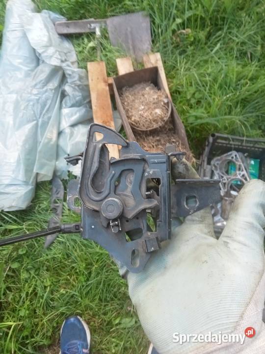 Zamek maski passat B5 Radom