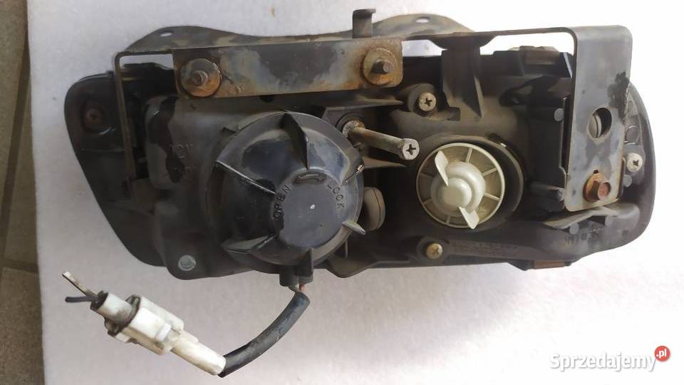 Subaru LEGACY 1995 1998 halogen prawy Byków