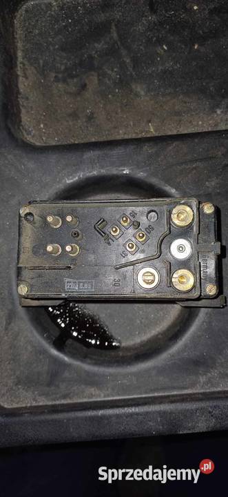 Mercedes W123 PRZEKAŹNIK ŚWIEC ŻAROWYCH osobowe Gać