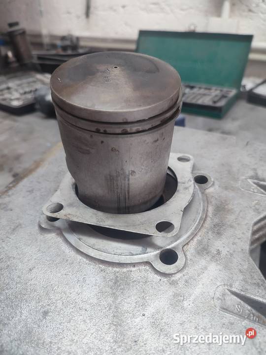 Cylinder z głowicą etz 300 Łuków