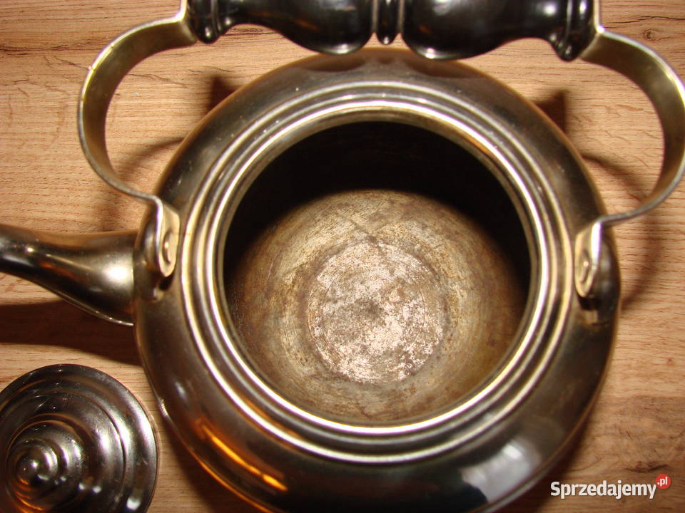 mały stalowy czajnik