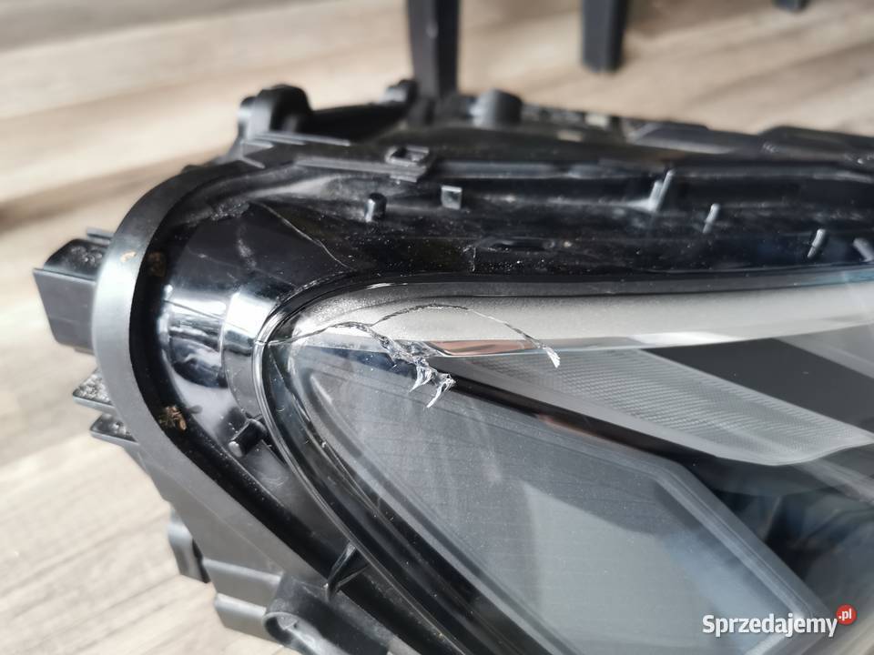 Lampa Matrix prawa Audi ETron GT 4J3941036 osobowe sprzedam