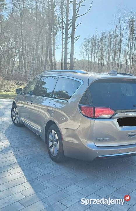 Chrysler Pacifica Hybryda dach panoramiczny automatyczna Poznań