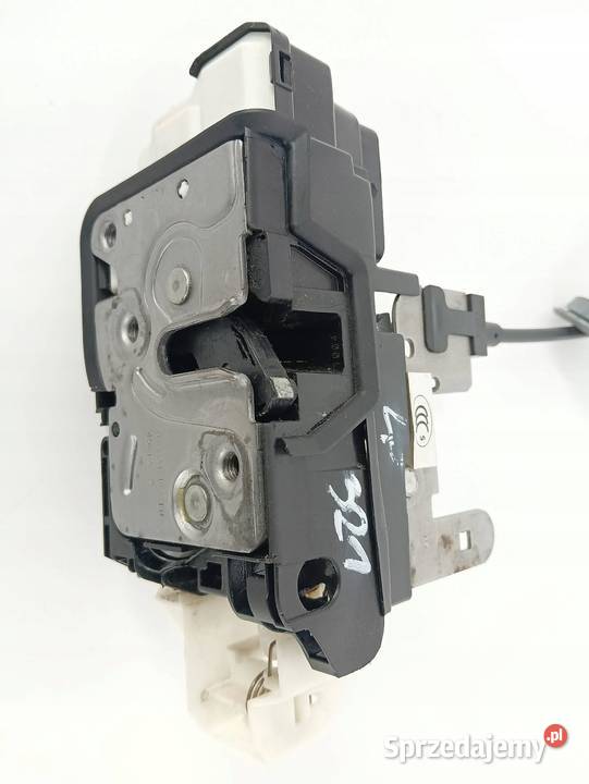 ZAMEK DRZWI LEWY PRZÓD EU 31391822 Volvo V40 II
