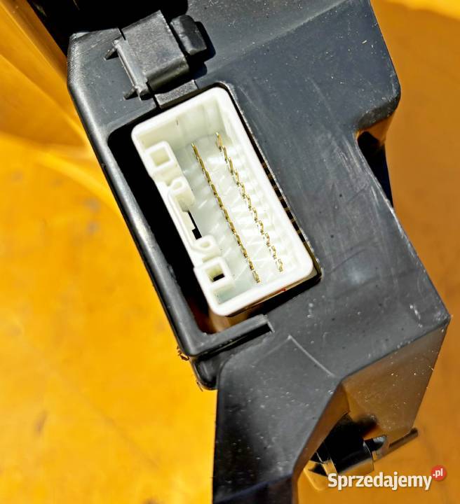 TOYOTA YARIS VERSO LICZNIK ZEGAR 838005C630 Radom
