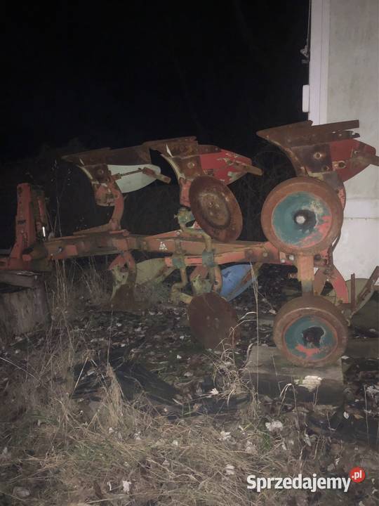 Plug 3 obrotowy nieuszkodzony Pługi Puławy