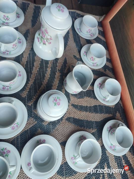 Porcelanowy serwis kawowy Wawel z czasów PRL