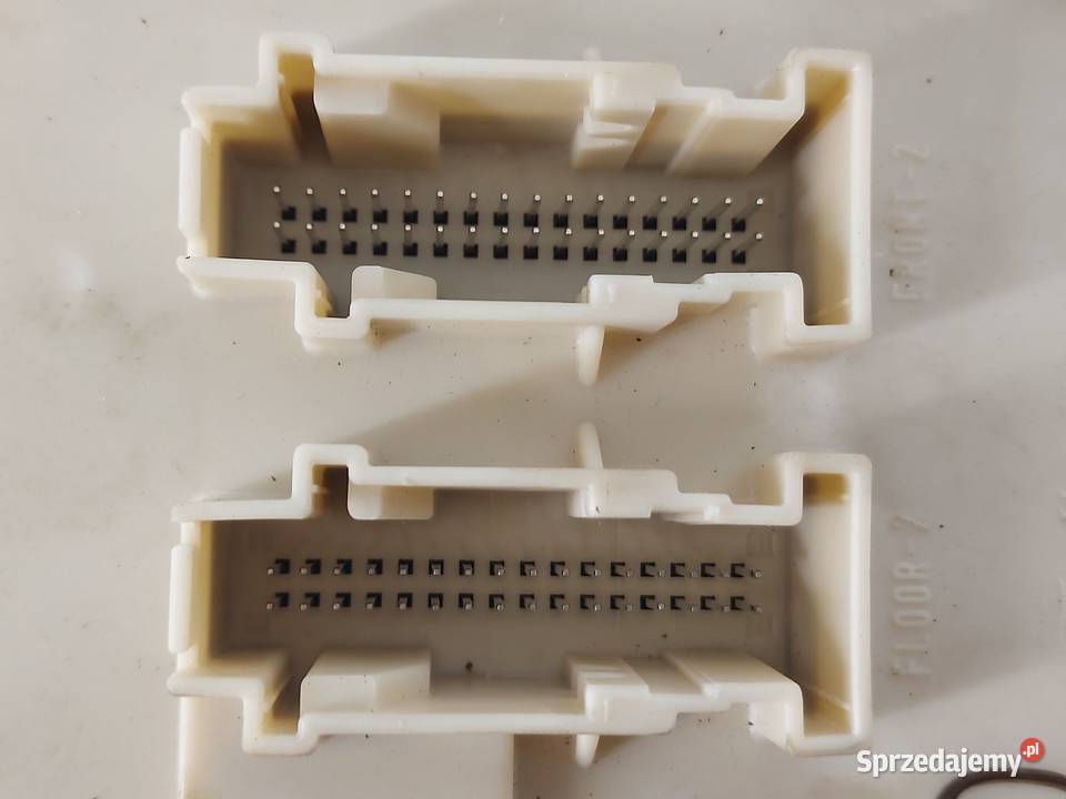 VOLVO C30 20 B 12r skrzynka bezpieczników Kielce sprzedam