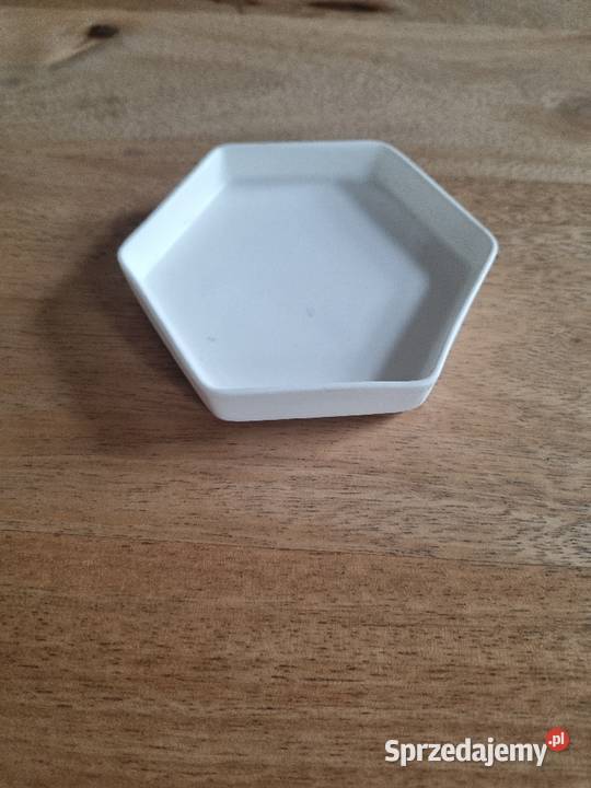 Biała ceramiczna podstawka na świecę
