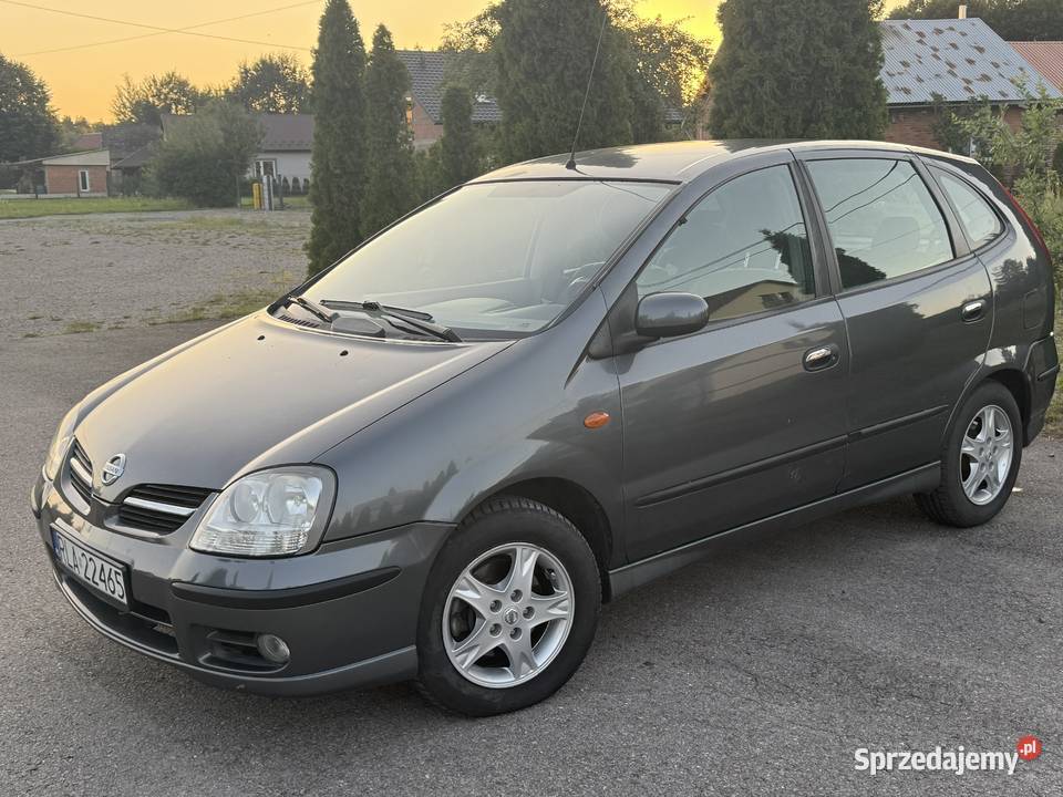 Nissan Almera Tino