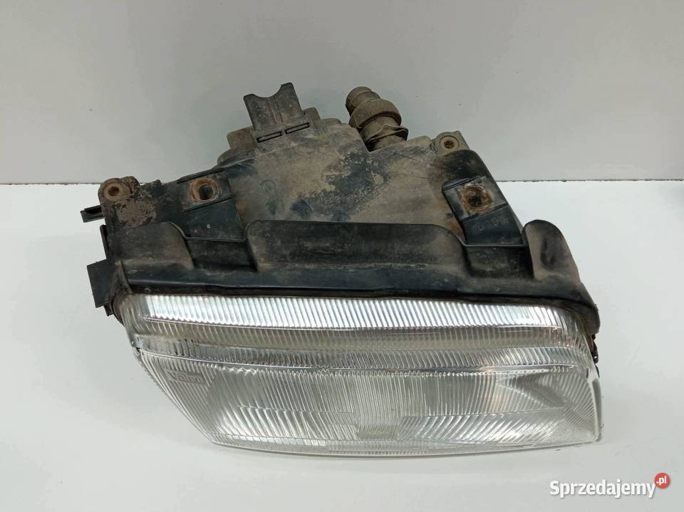 LAMPA PRZÓD PRAWA PRZED LIFT 8D0941004A Audi A4 świętokrzyskie