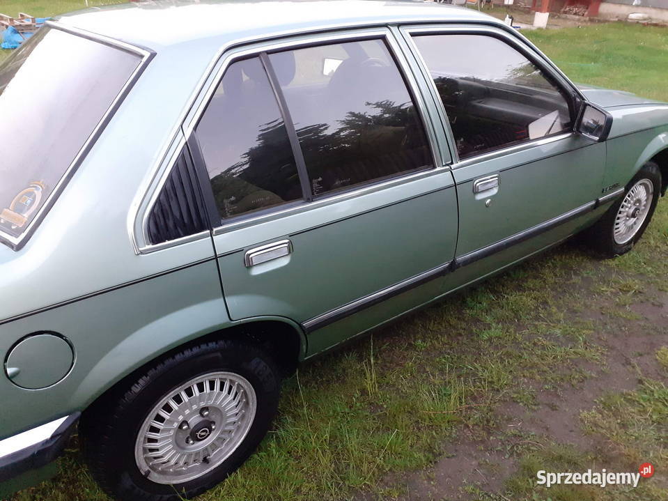 Opel Rekord 20 E 1982 na wtrysku 110 bez rdzy Trzcianka sprzedam