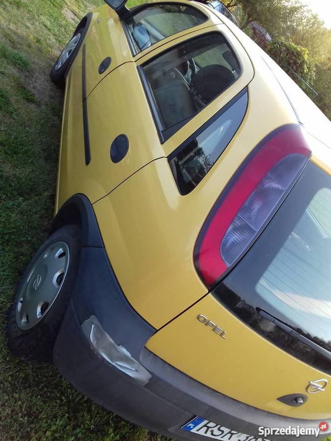Opel Corsa C 95 przebiegu żółty