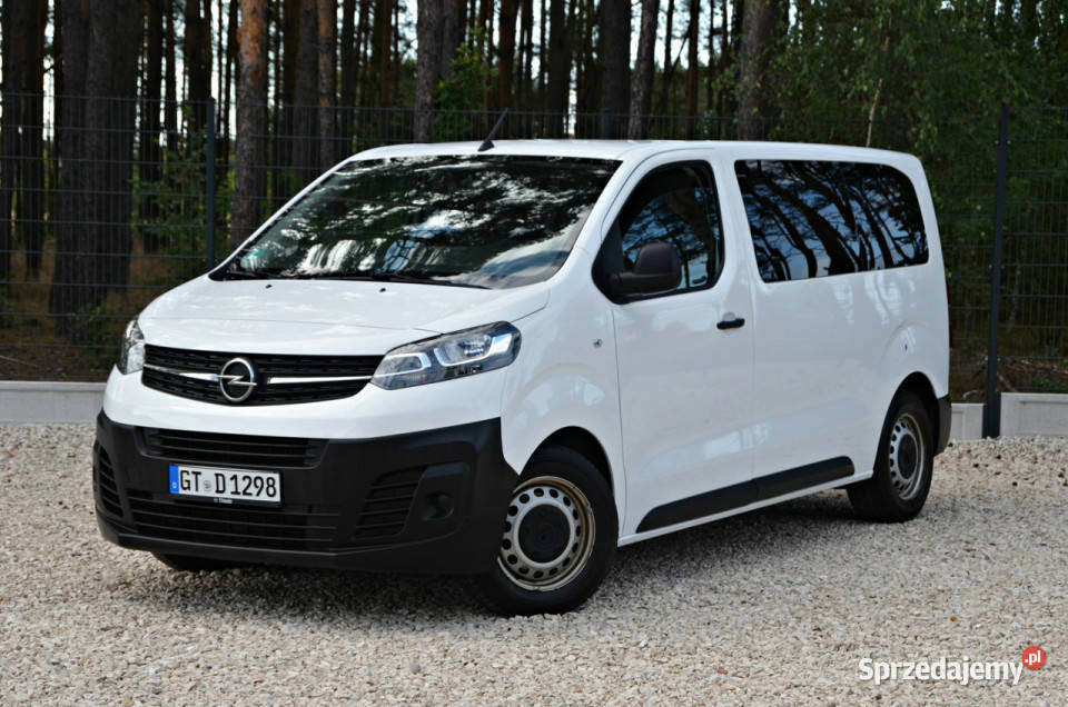 Opel Vivaro 120 8 Osób Serwis Super Stan nieuszkodzony Ostrów Mazowiecka