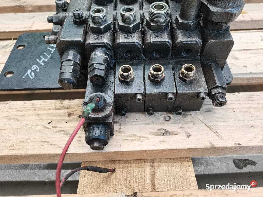 Rozdzielacz hydrauliczny CAT TH 63 Wilkowo