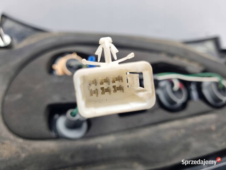 LAMPA LEWA Toyota Prius II 0309r TYLNA lewy tył Chełm