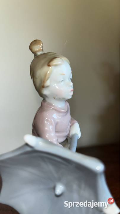 Figurka chłopca z parasolem Syg Import i 646 Porcelana i szkło Gdańsk