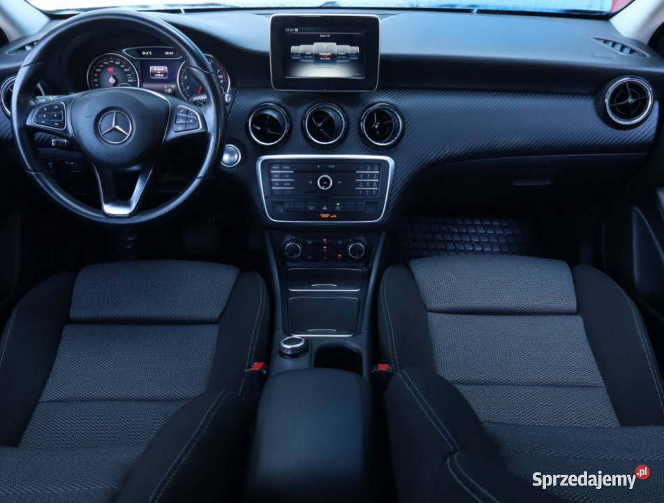 Mercedes GLA GLA 180 elektryczne lusterka