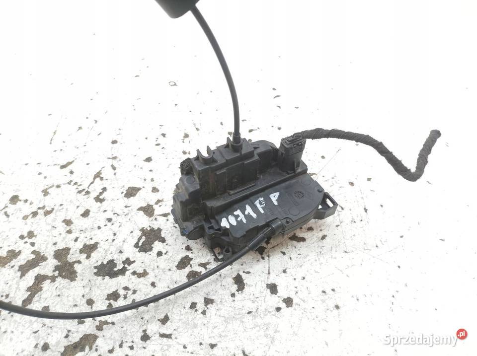 ZAMEK DRZWI PRAWY PRZÓD EU 805020006R Renault