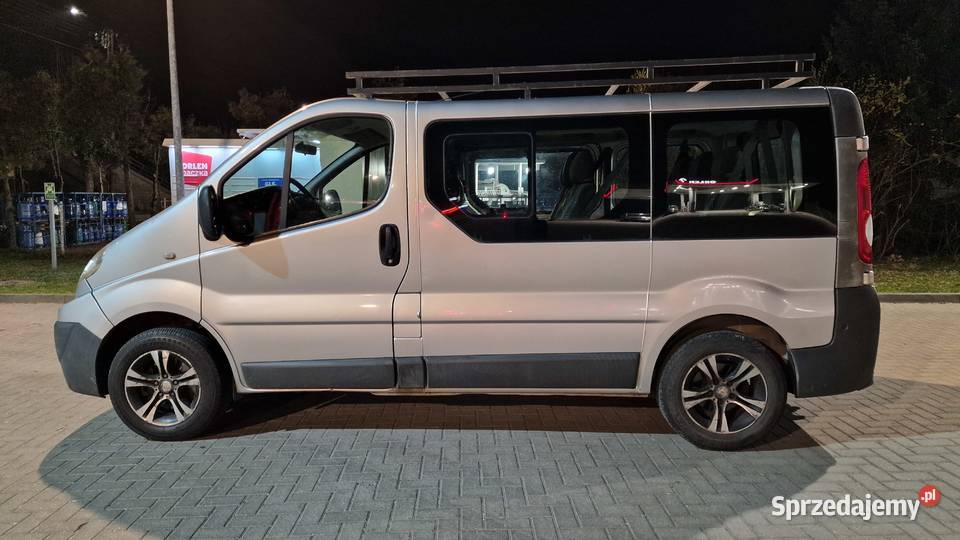 Renault trafic 20 cdti 9 osobowy 140klimatyzacja