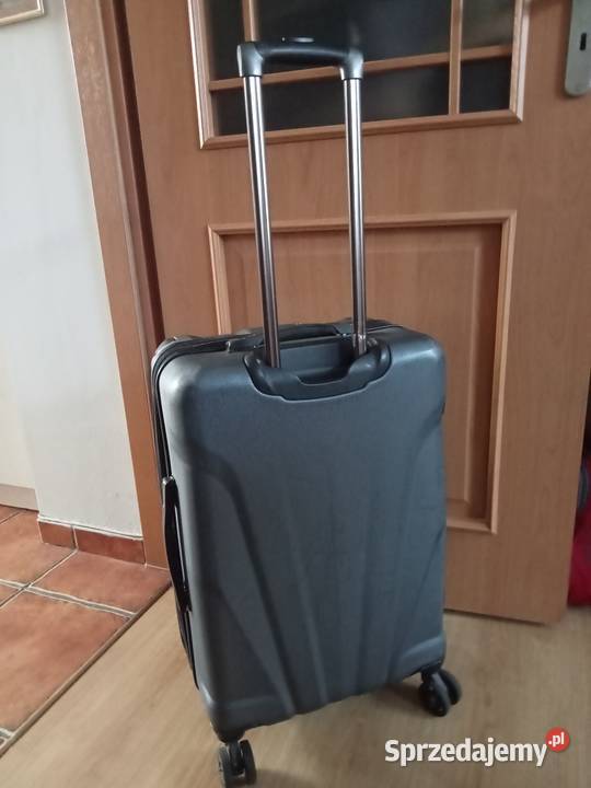 walizka podróżna na czterech kółkach Nowy Tomyśl
